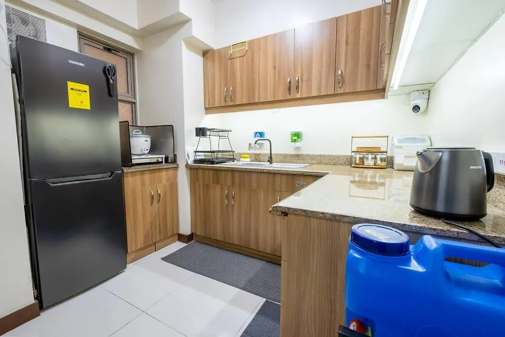 Apartment 2Br Fully Air-Conditioned Staycation Plus Free Parking Manila
