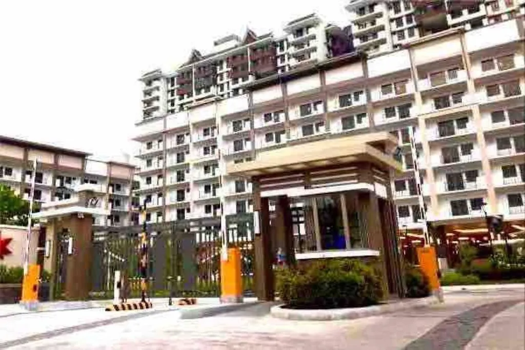 Apartment 2Br Fully Air-Conditioned Staycation Plus Free Parking Manila Philippines